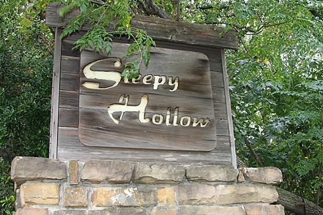 906 Sleepy Hollow Drive