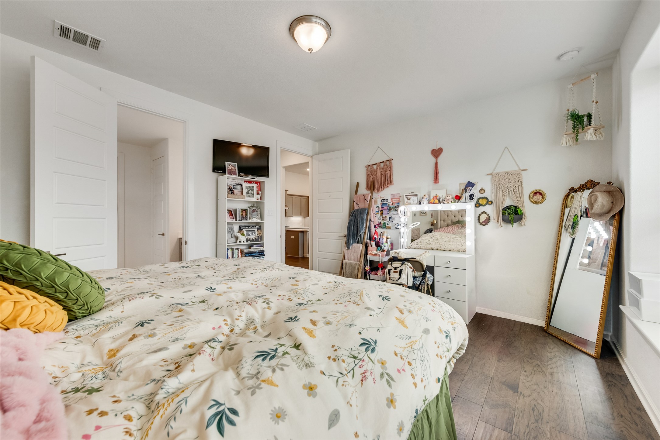 408 Remington Road N
