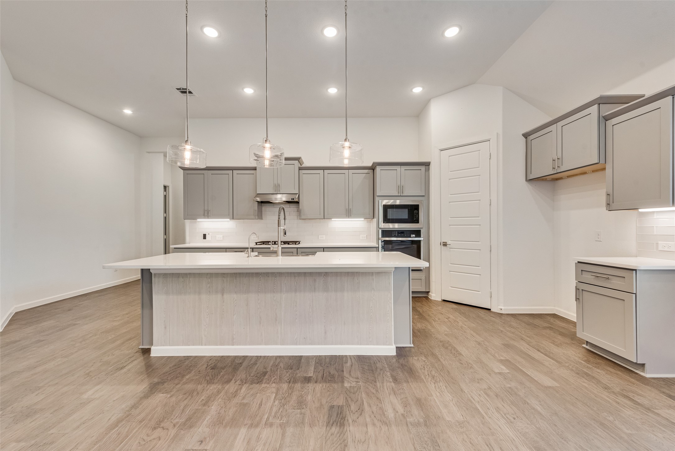 408 Remington Road N