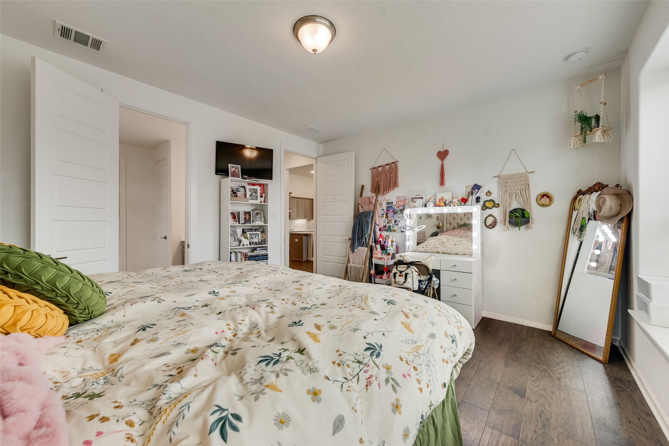 408 N Remington Road