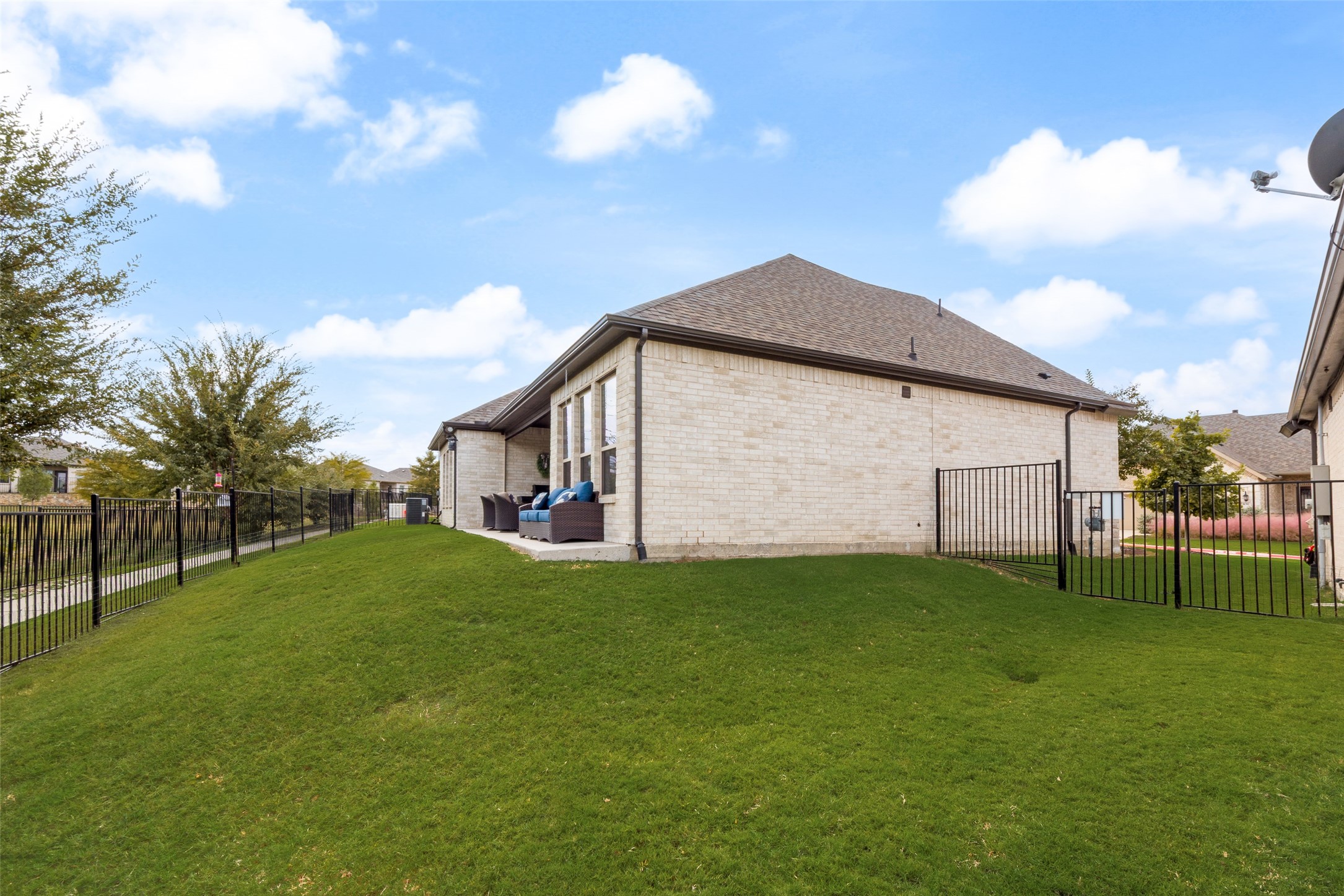 830 Rio Vista Lane