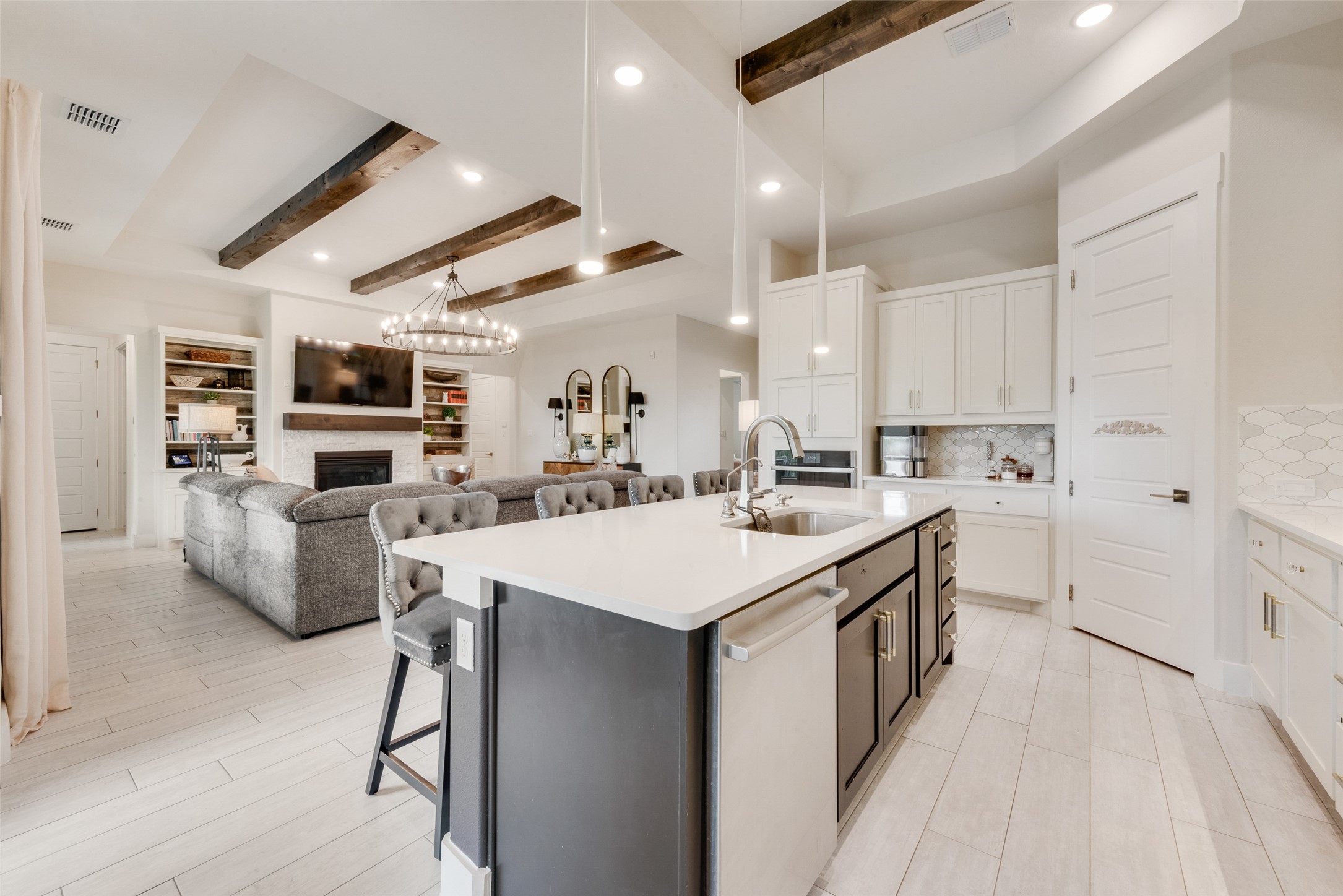 830 Rio Vista Lane