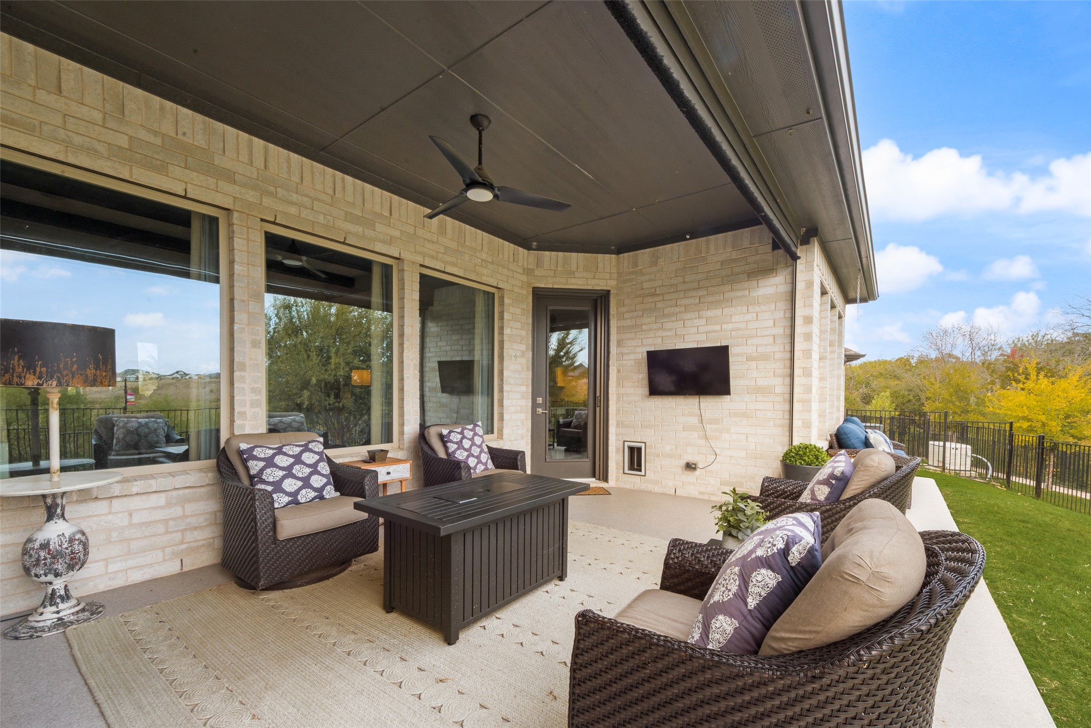 830 Rio Vista Lane