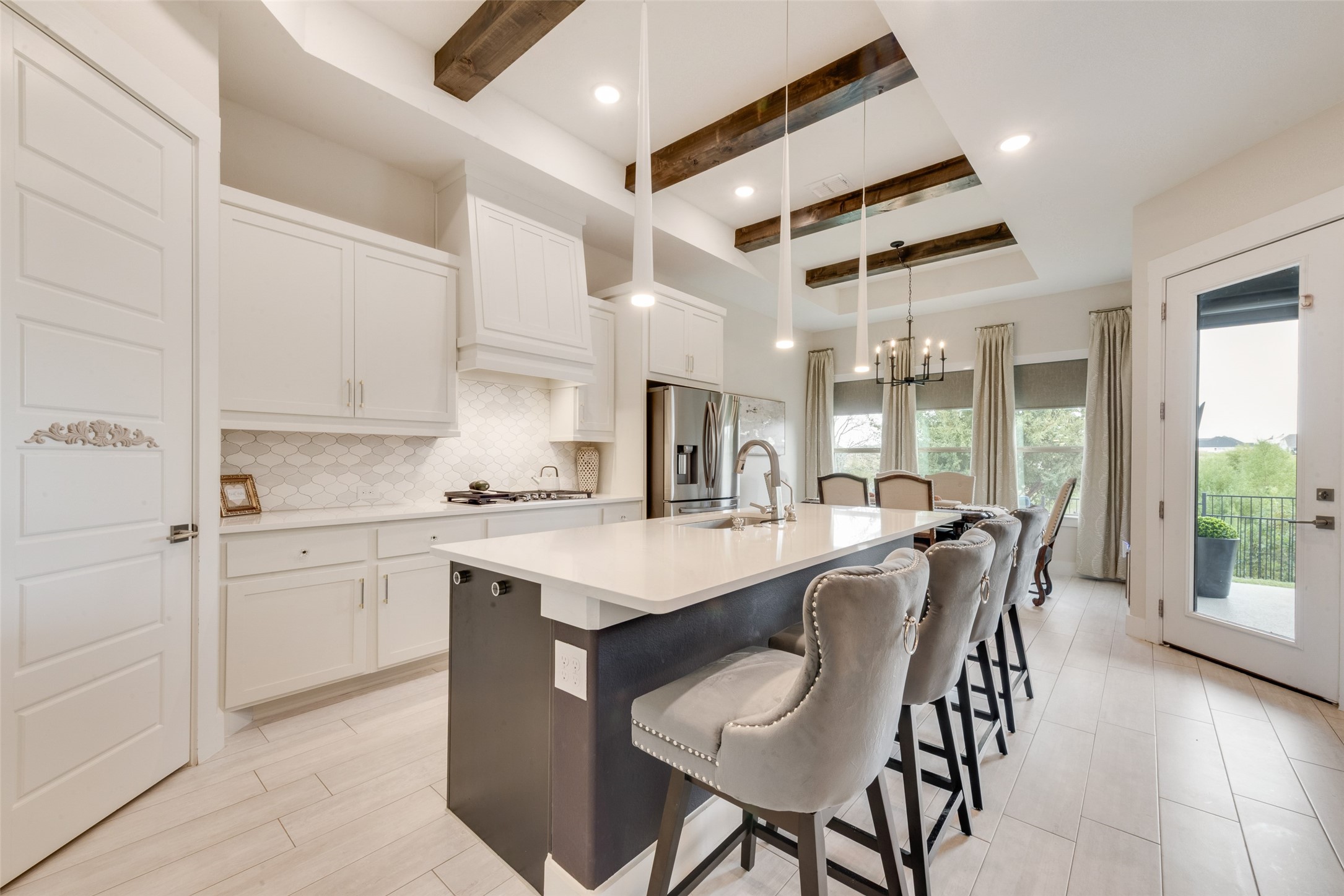 830 Rio Vista Lane