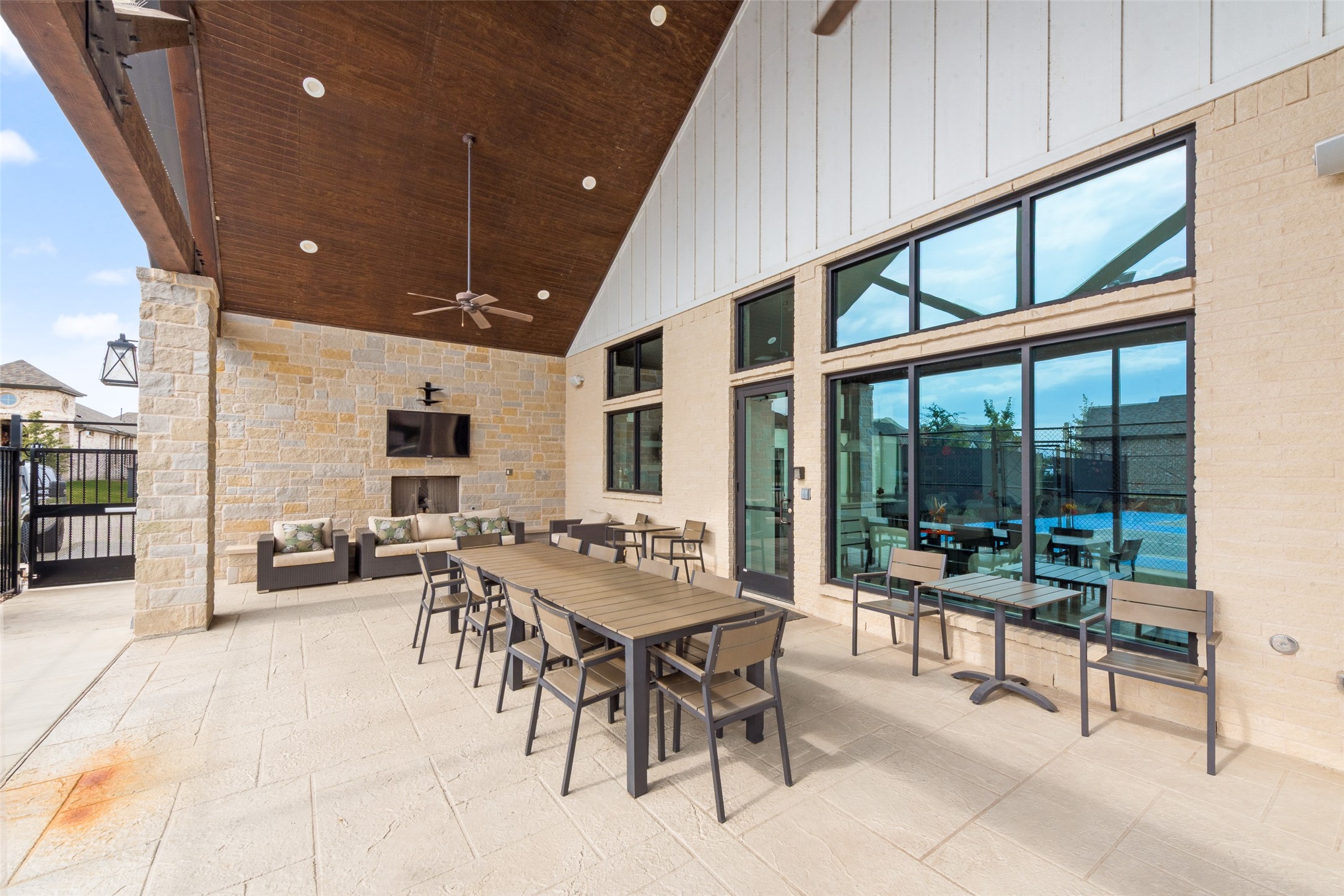 830 Rio Vista Lane