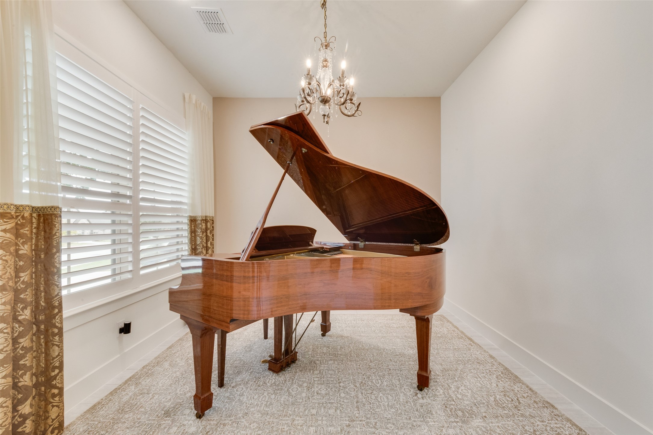 830 Rio Vista Lane
