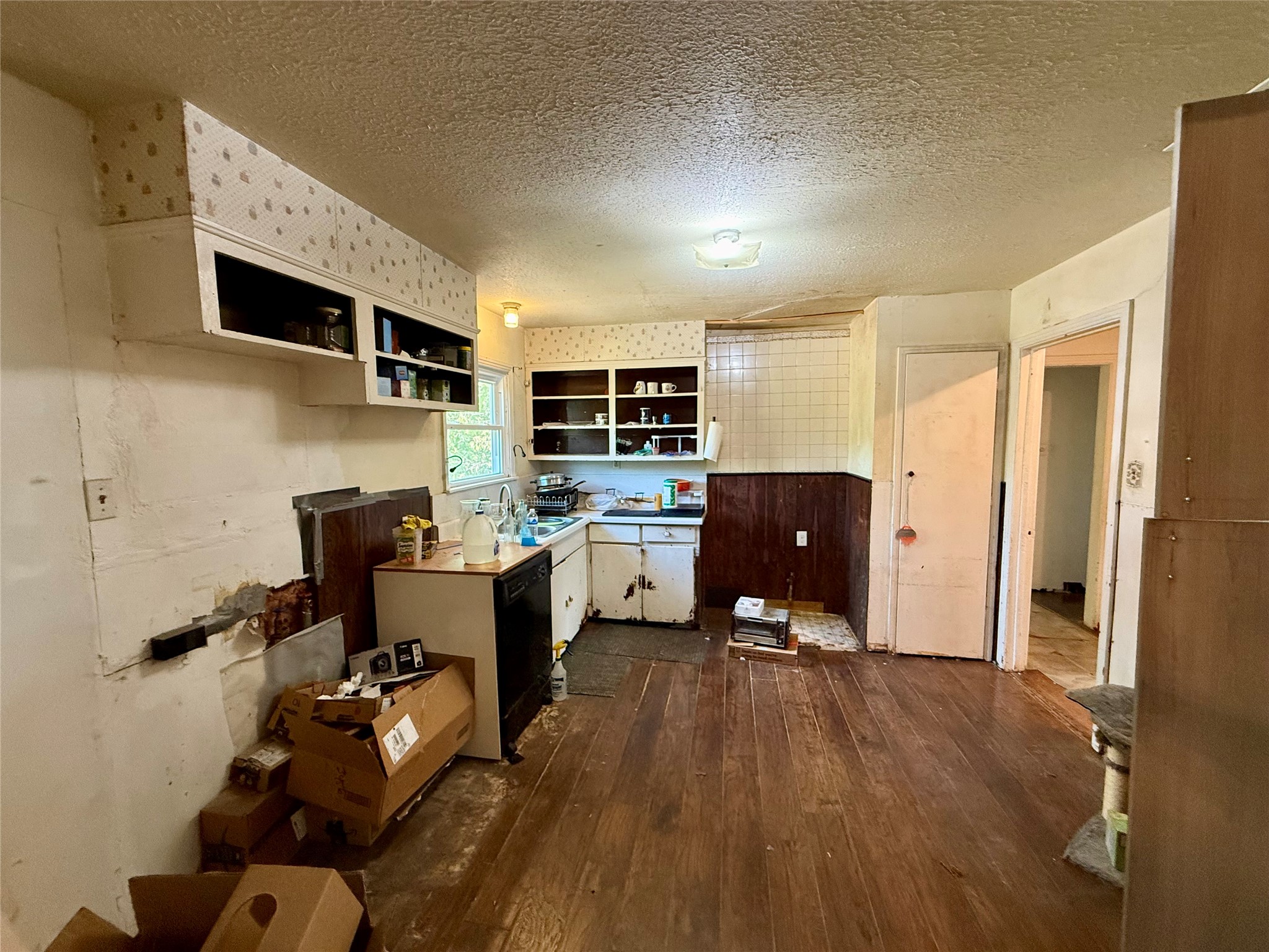 2517 W 7th Street
