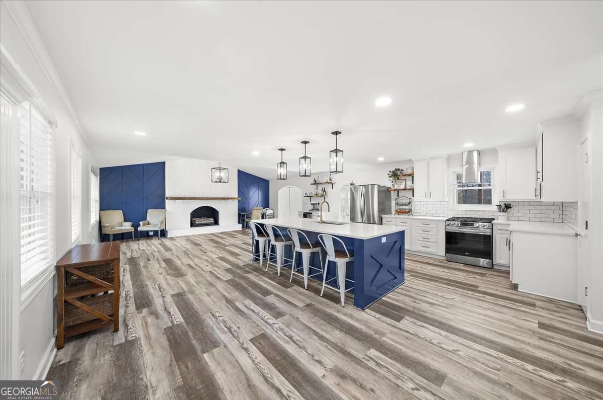513 Rivercrest Drive