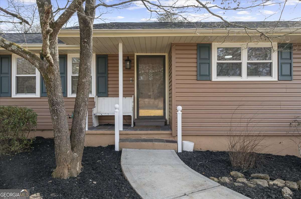 513 Rivercrest Drive