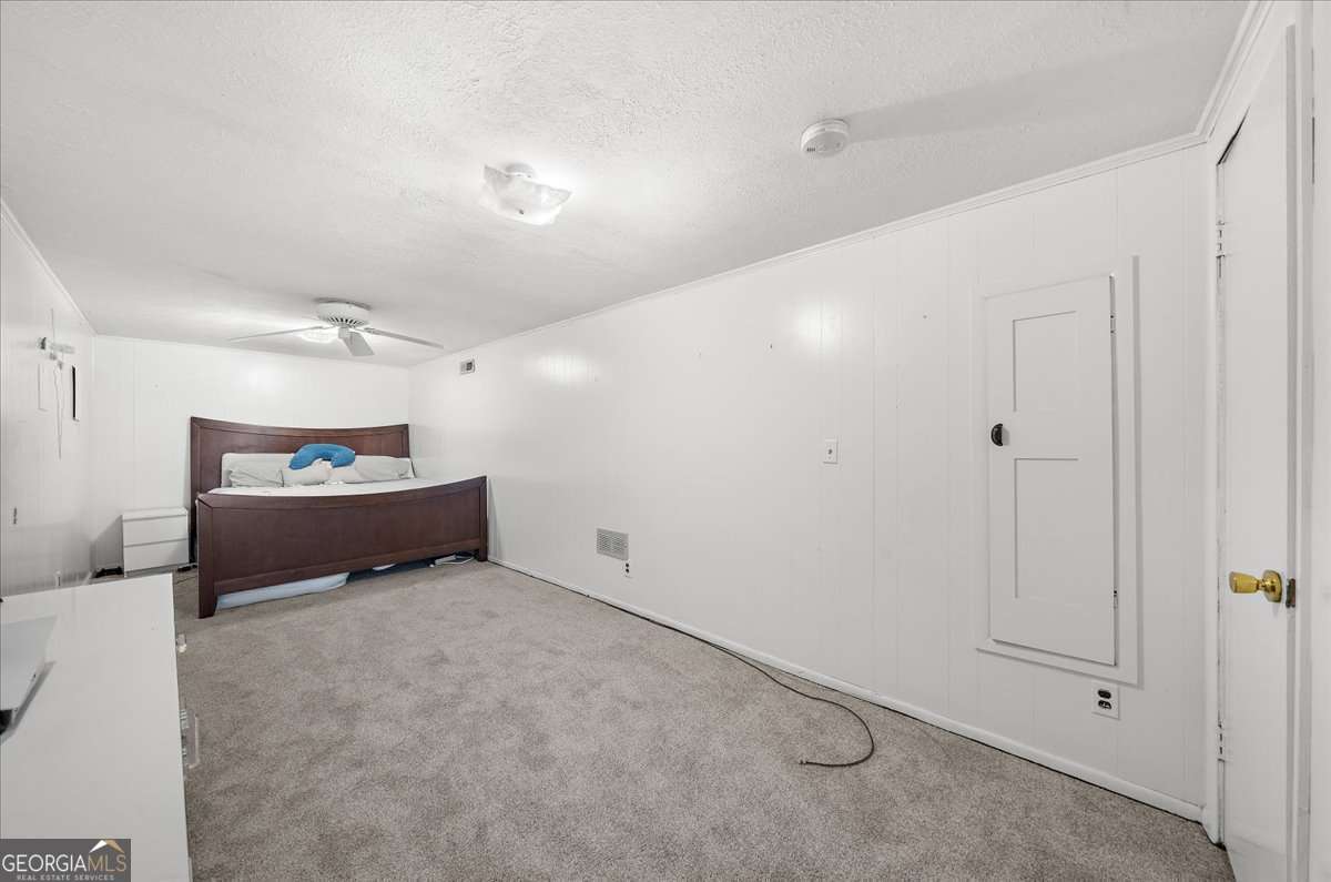 513 Rivercrest Drive
