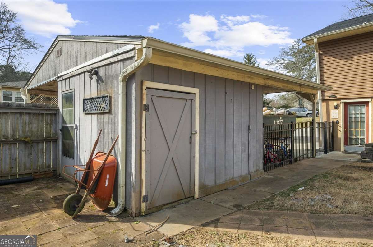 513 Rivercrest Drive