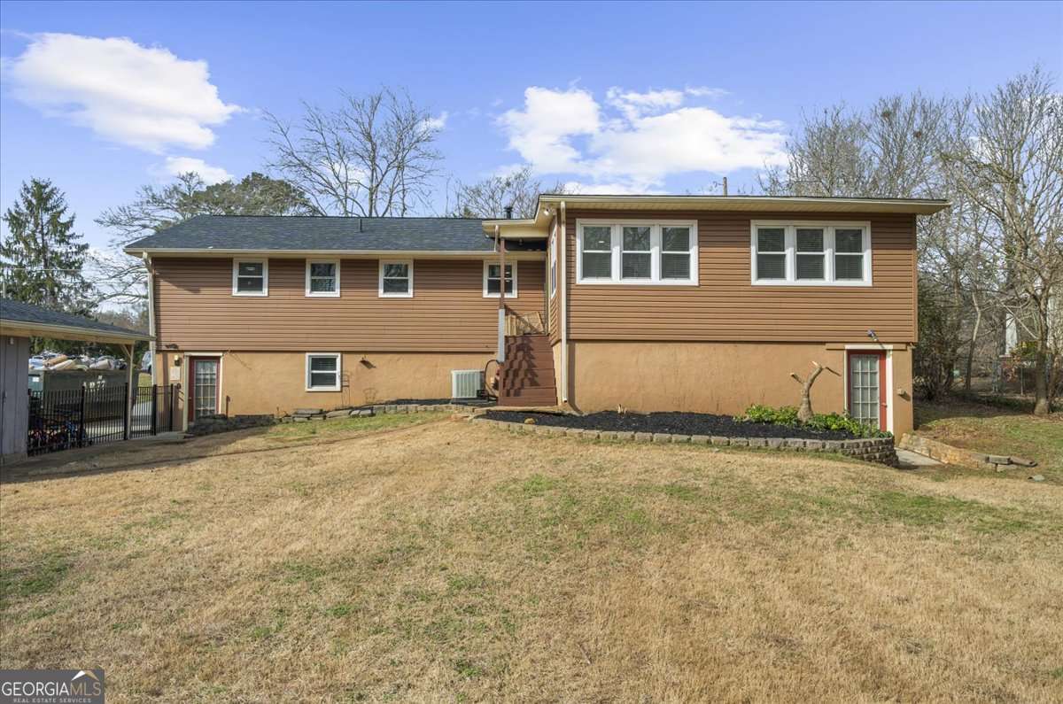 513 Rivercrest Drive