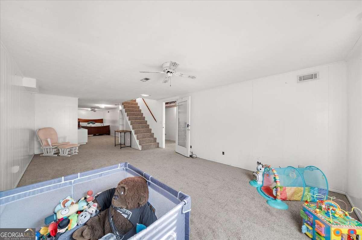 513 Rivercrest Drive