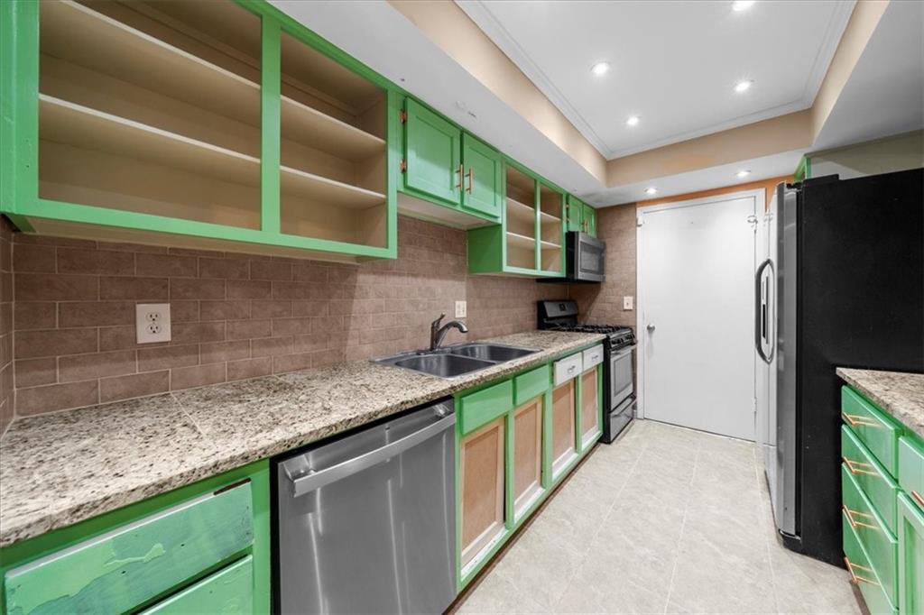 6851 Roswell Road Unit O11
