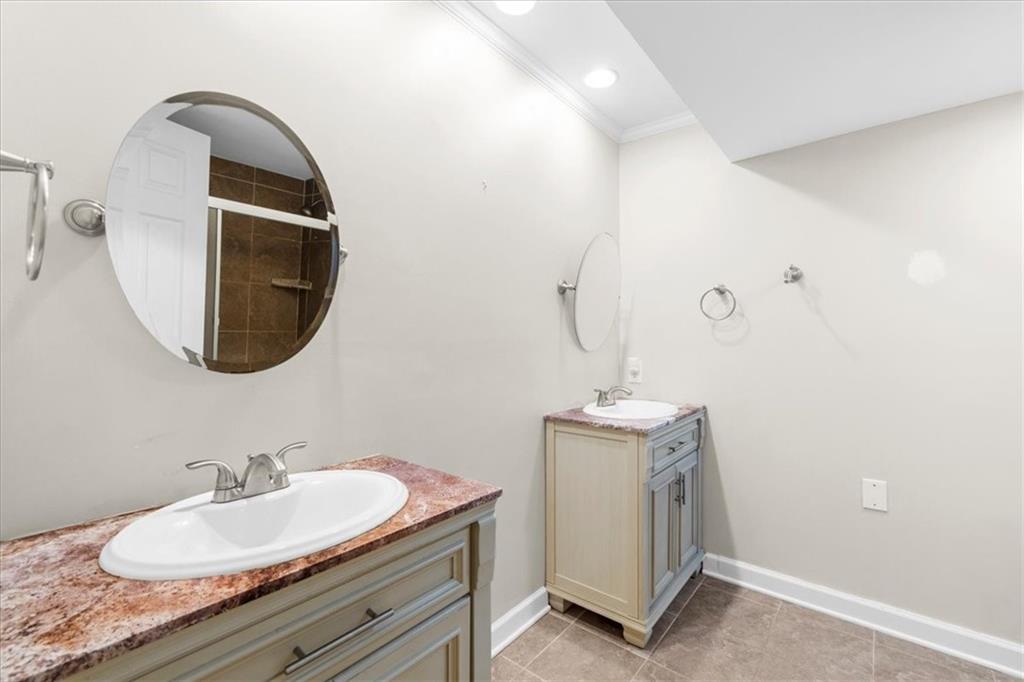 6851 Roswell Road Unit O11