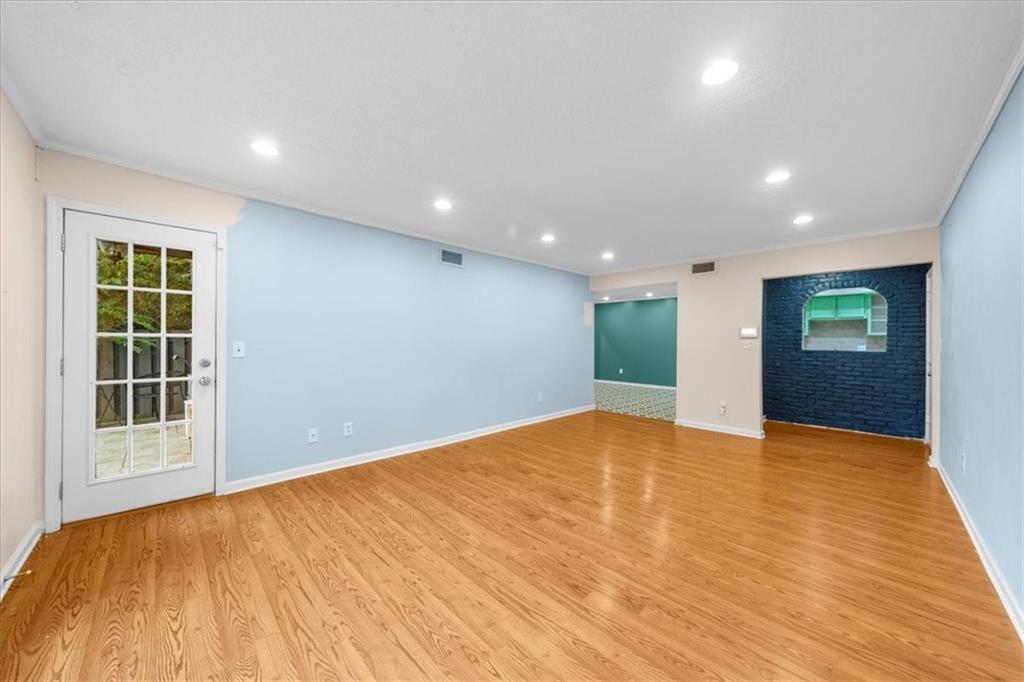 6851 Roswell Road Unit O11