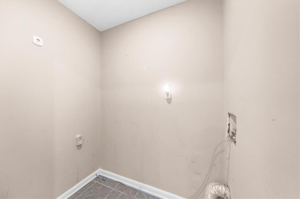 6851 Roswell Road Unit O11