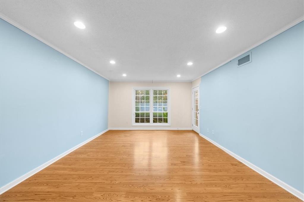 6851 Roswell Road Unit O11