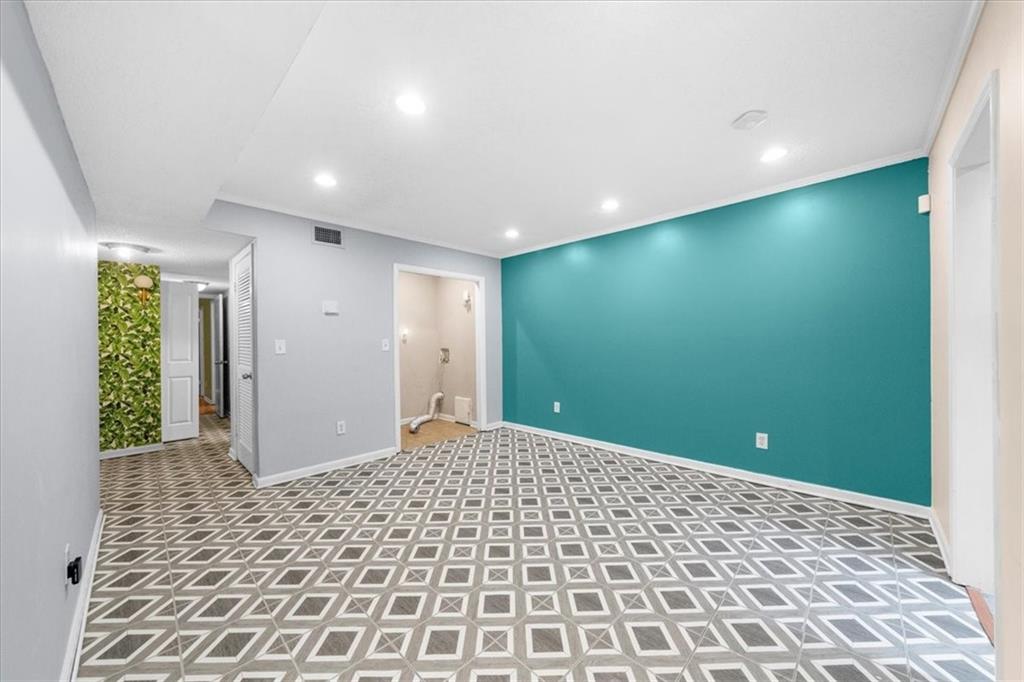 6851 Roswell Road Unit O11
