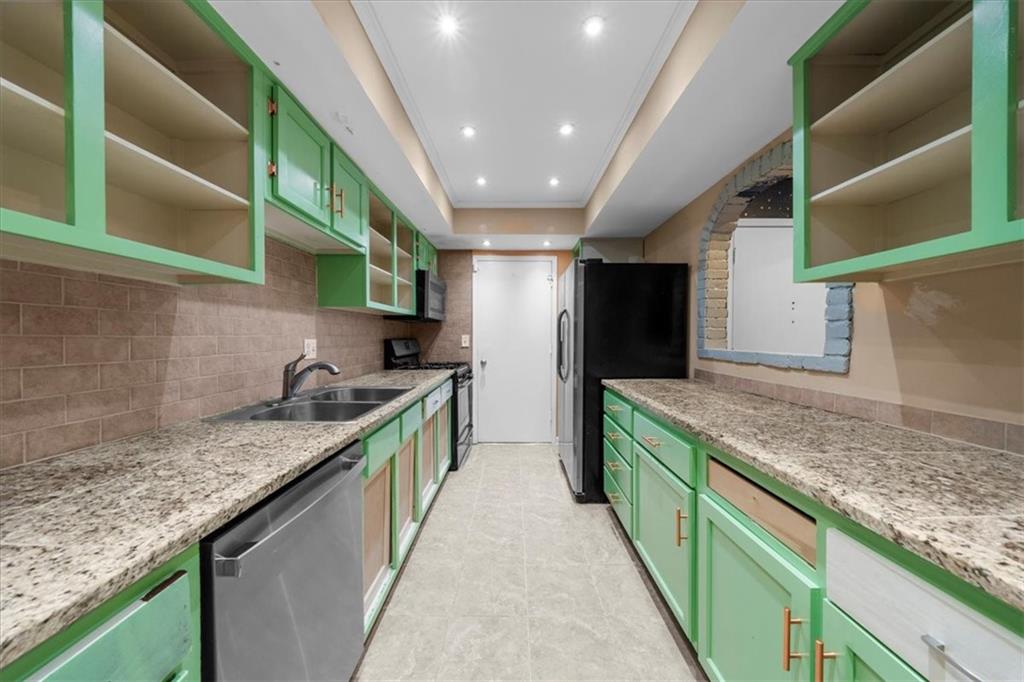 6851 Roswell Road Unit O11
