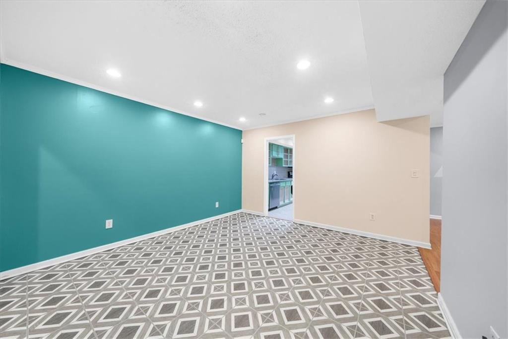 6851 Roswell Road Unit O11