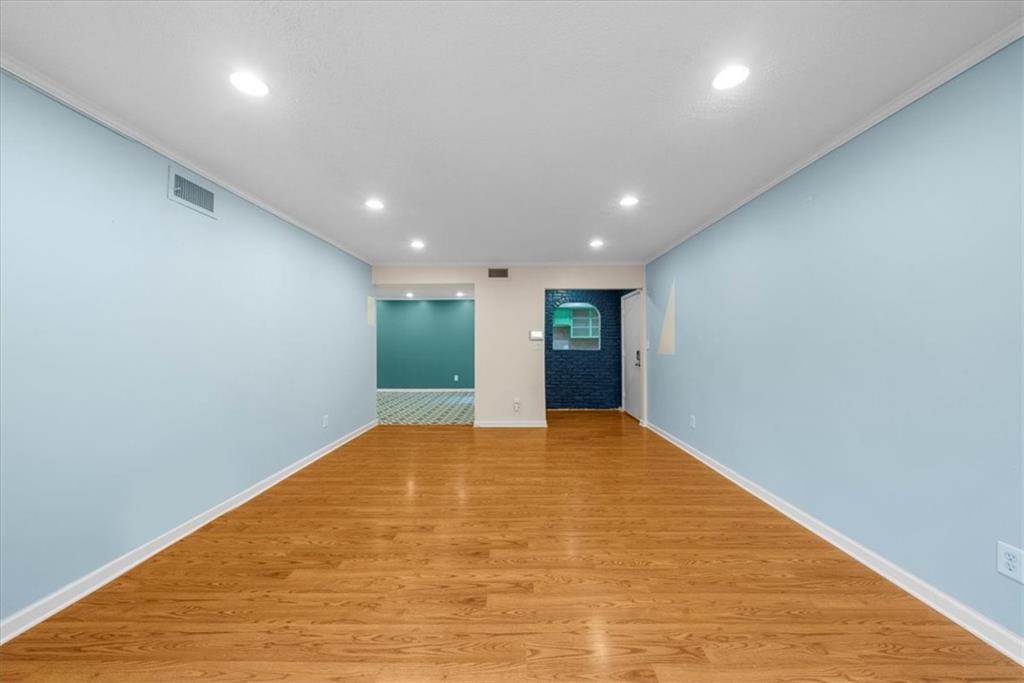 6851 Roswell Road Unit O11