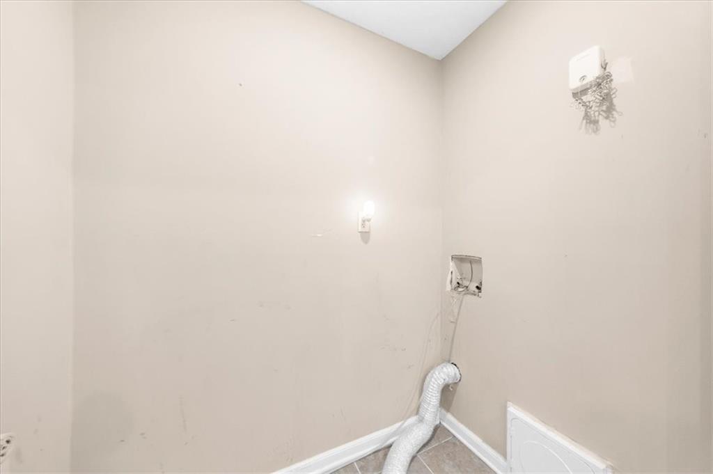 6851 Roswell Road Unit O11