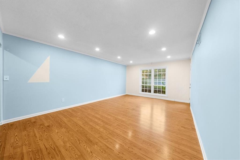 6851 Roswell Road Unit O11