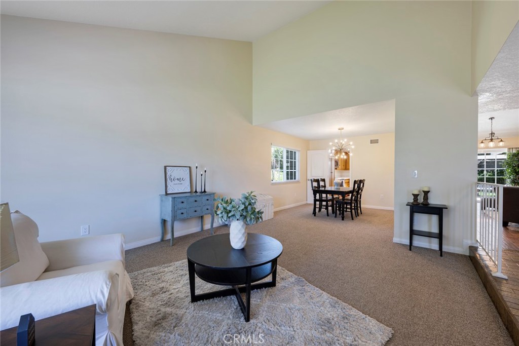 1319 N Navarro Place
