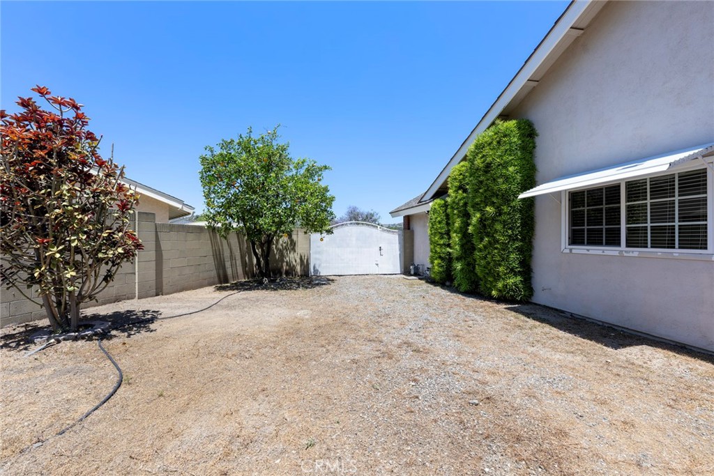 1319 N Navarro Place