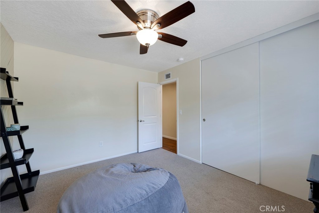 1319 N Navarro Place