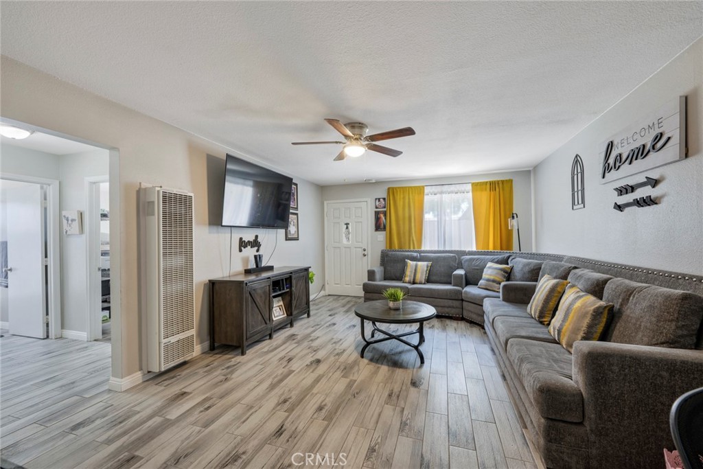2133 W Juno Avenue