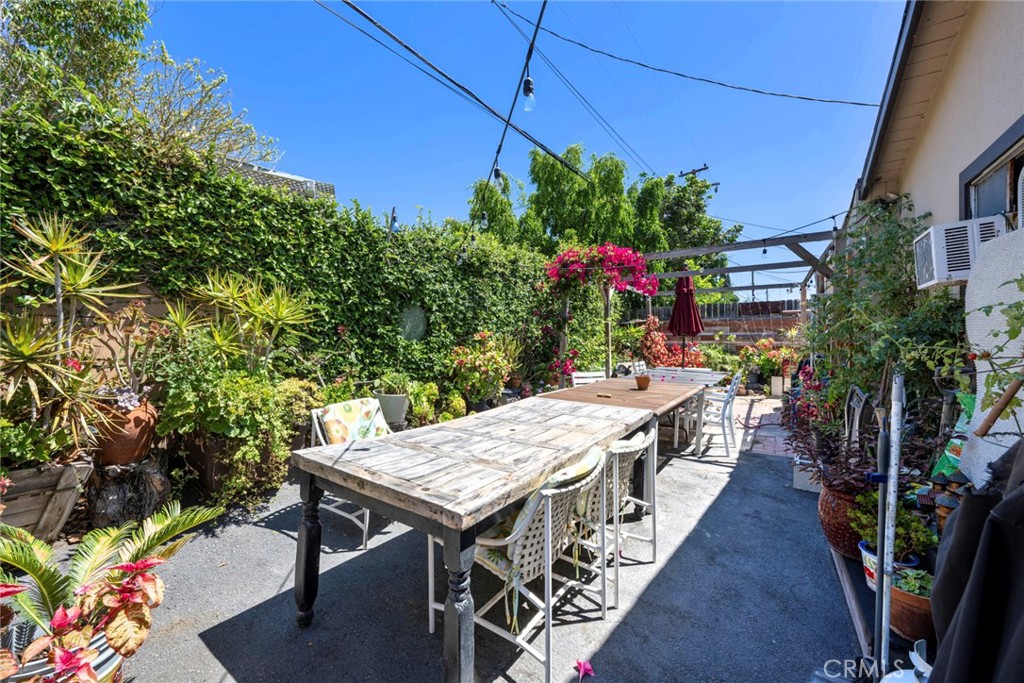 2133 W Juno Avenue