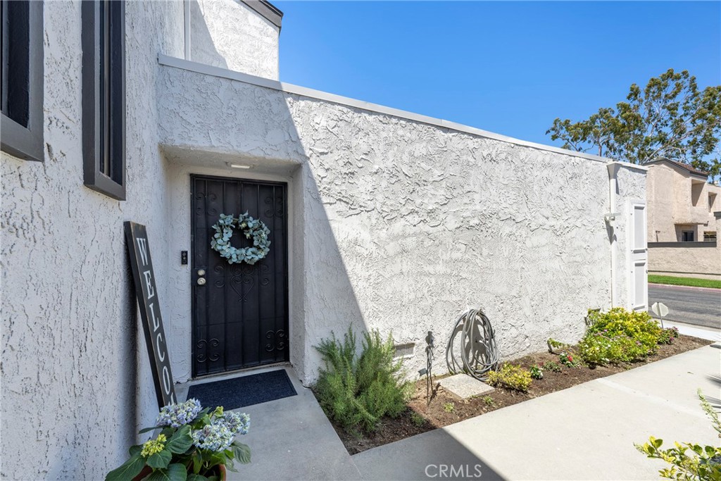 1670 S Heritage Circle