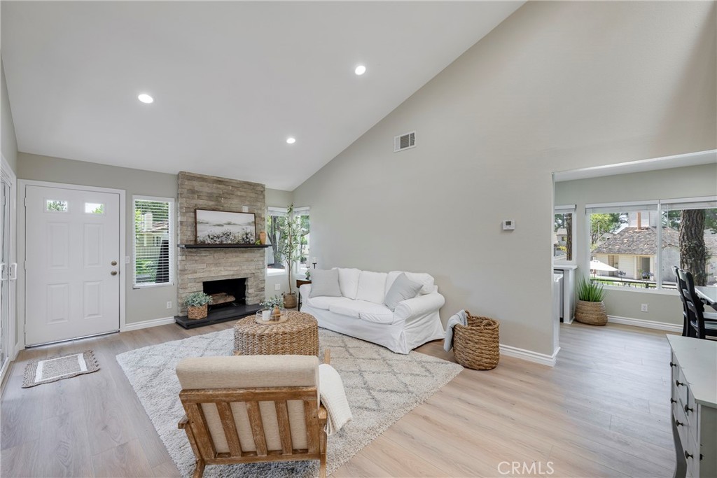 801 Vista Court