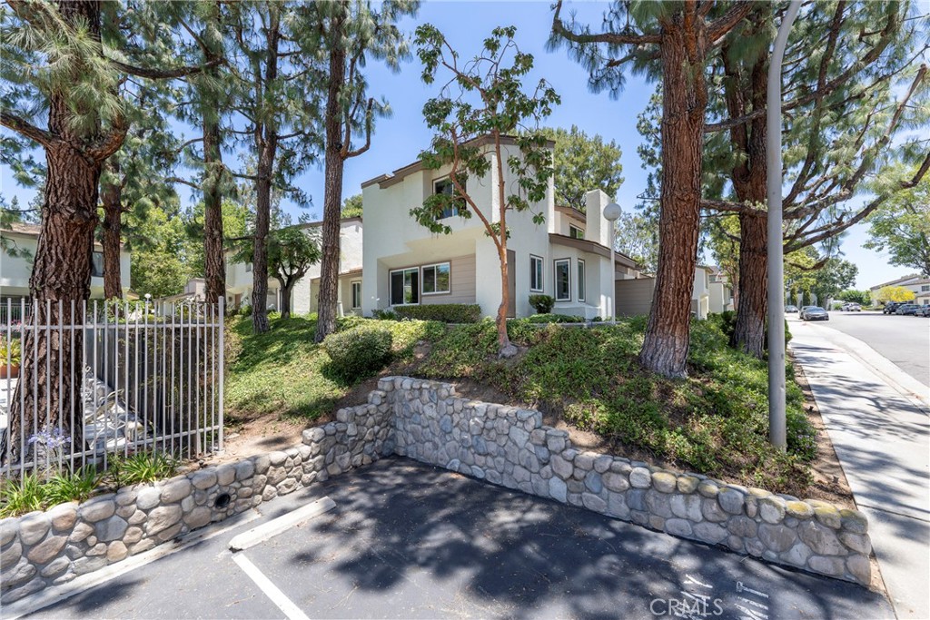 801 Vista Court