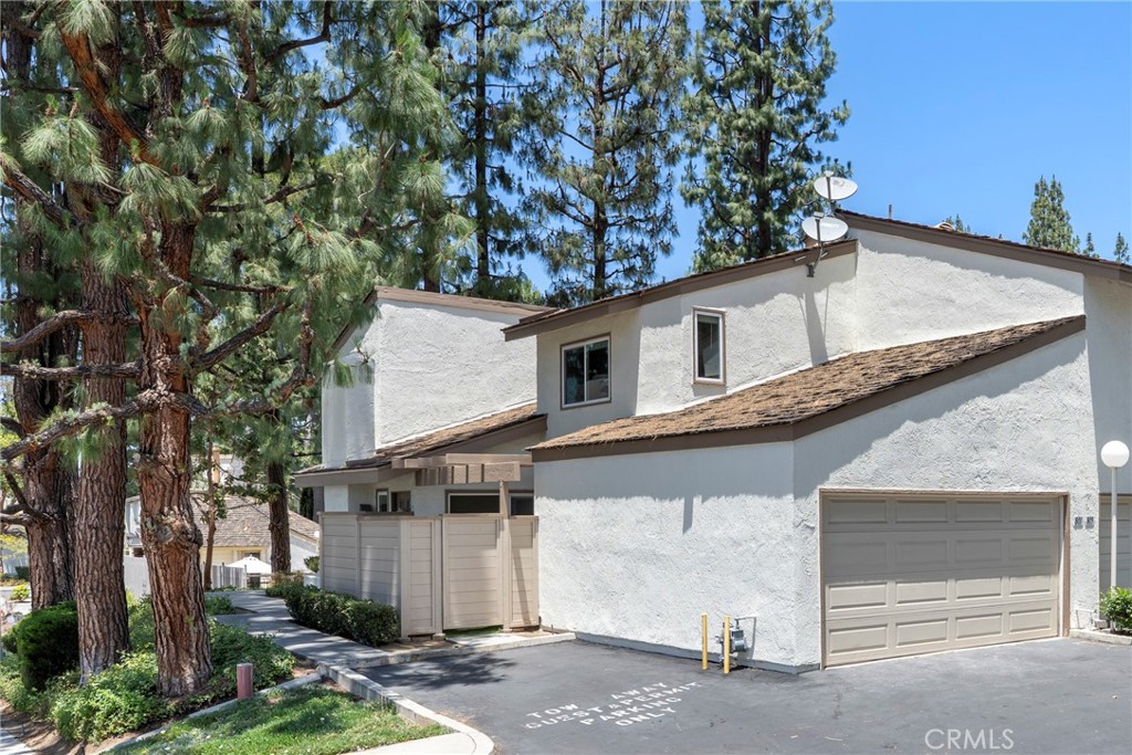 801 Vista Court