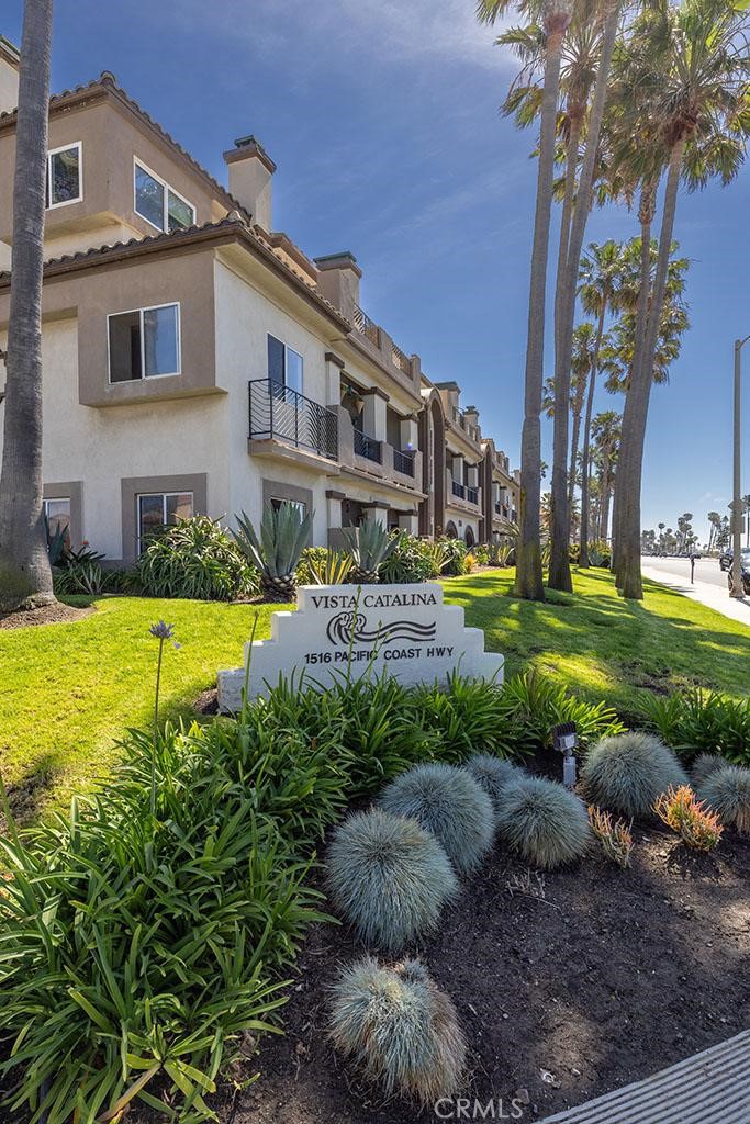 1516 202 Pacific Coast