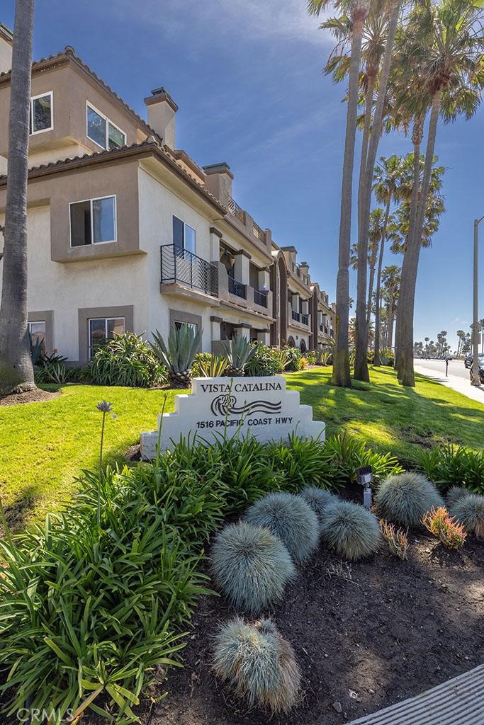 1516 202 Pacific Coast