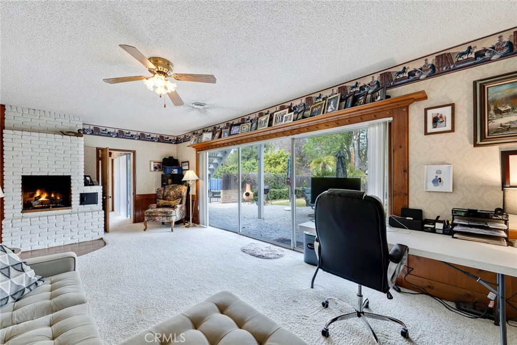 1139 W Valley View Drive