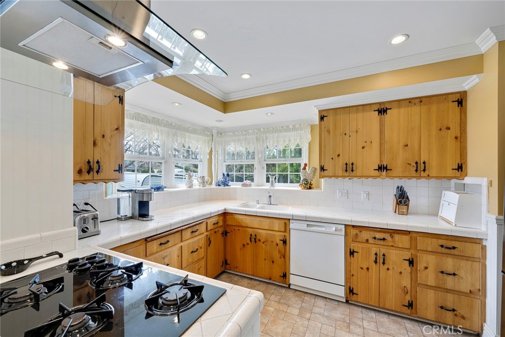 1139 W Valley View Drive
