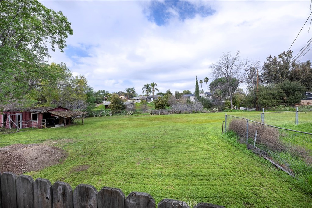 1139 W Valley View Drive