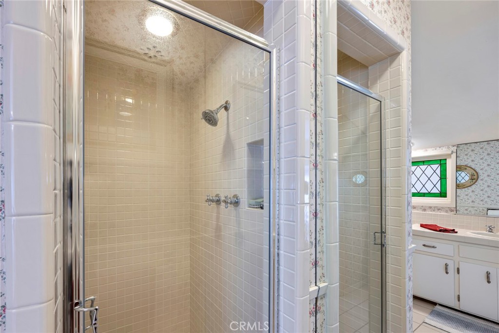 1139 W Valley View Drive
