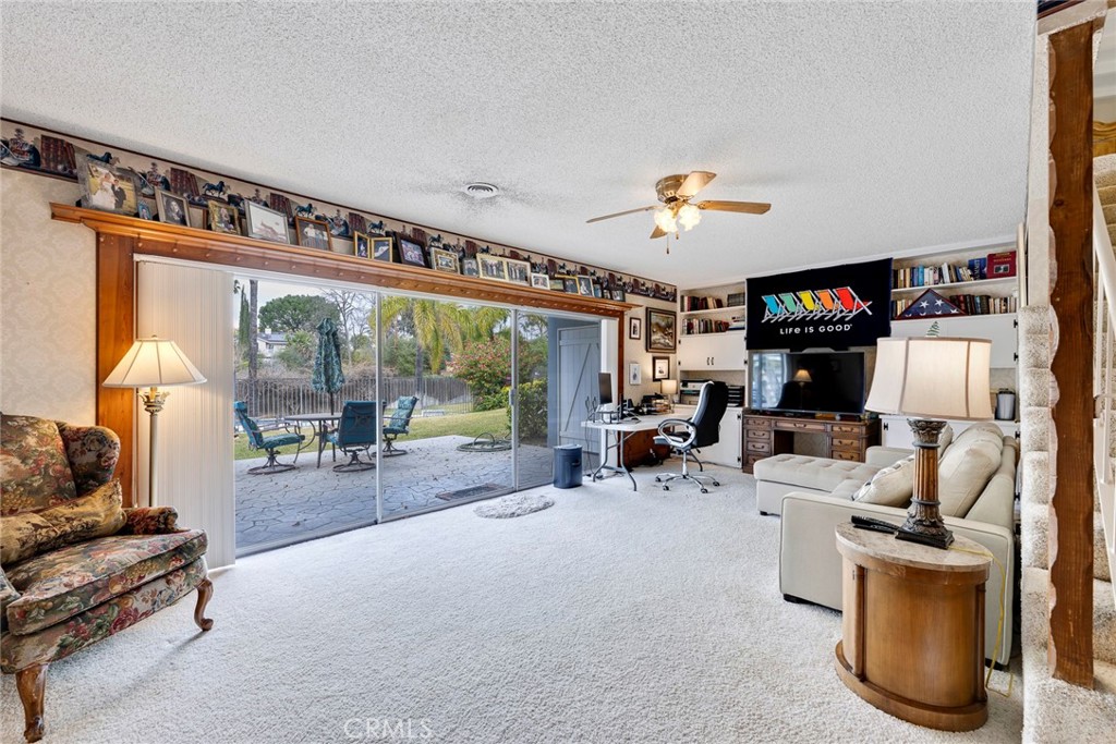 1139 W Valley View Drive