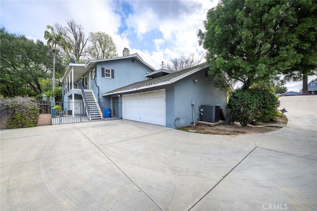 1139 W Valley View Drive