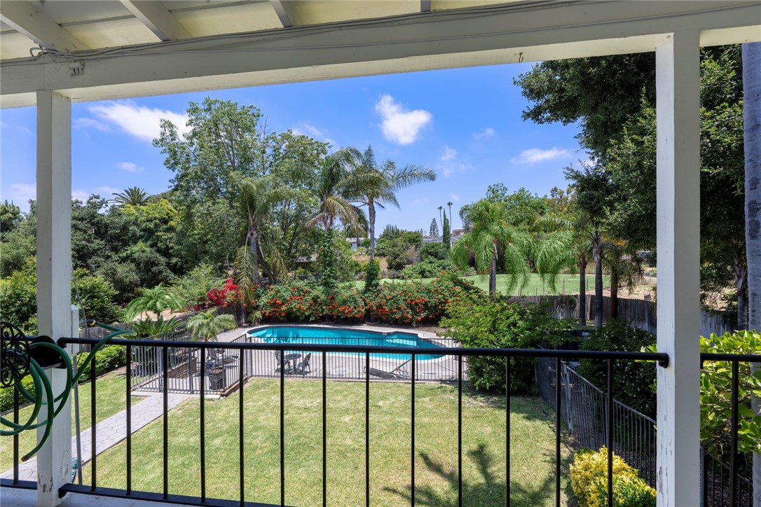 1139 W Valley View Drive