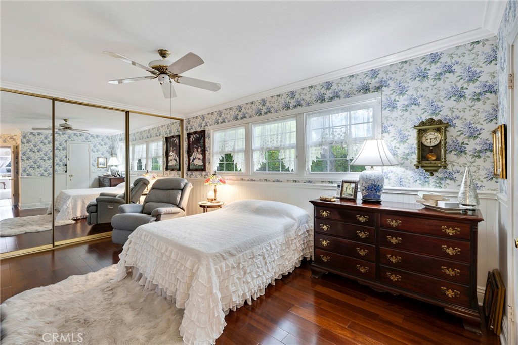 1139 W Valley View Drive