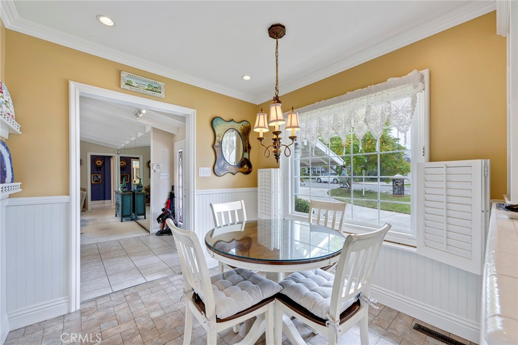 1139 W Valley View Drive
