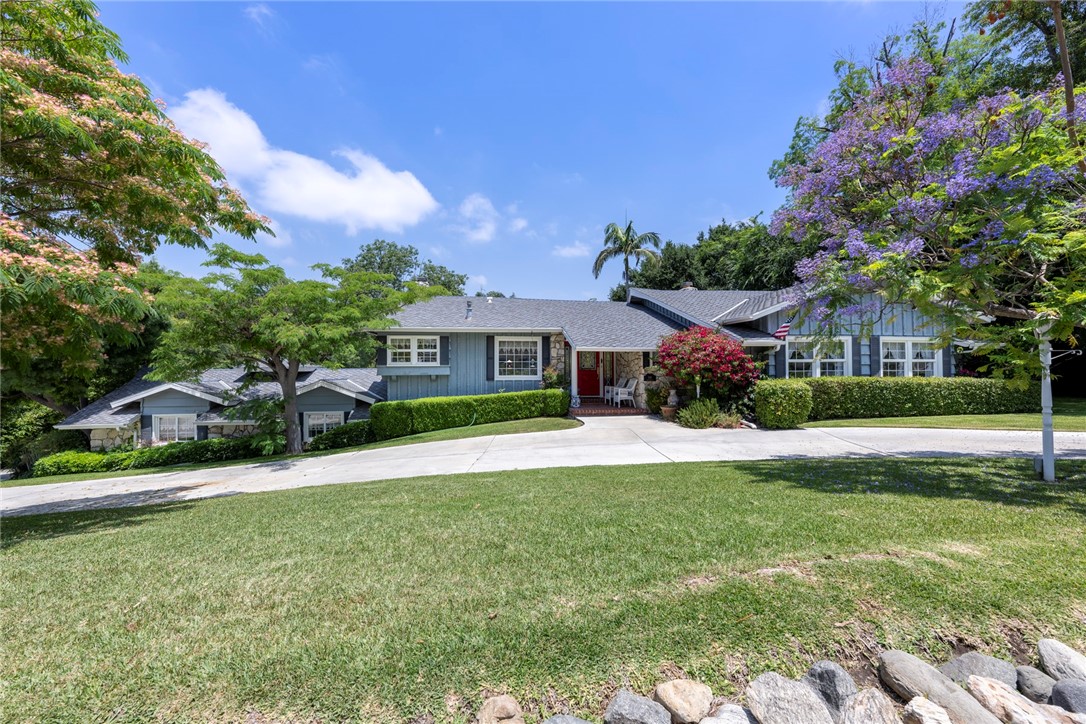 1139 W Valley View Drive