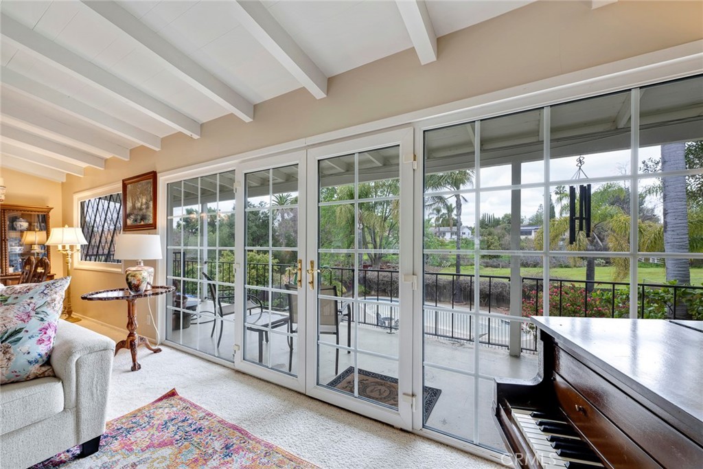 1139 W Valley View Drive